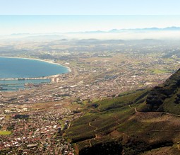 Blick auf die Bucht von Kapstadt vom Tafelberg aus